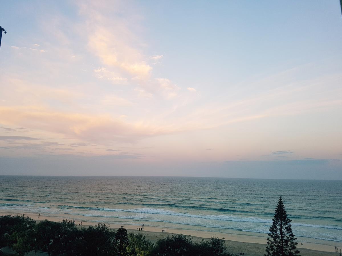 Zenith Ocean Front Apartments Gold Coast Esterno foto